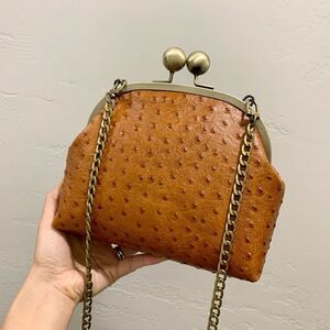 Handmade Genuine Cowhide Ostrich Textured Kisslock Wristlet/Crossbody & 2 Straps